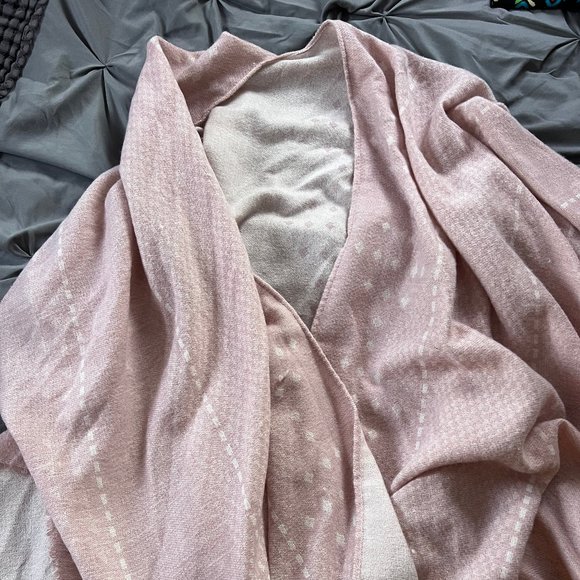 Gentle Fawn Tops - Light Pink Poncho